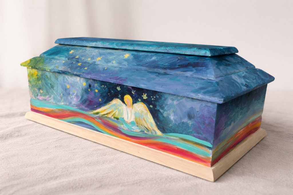 ručně malovaná dětská rakve s motivem anděla, duhy a hvězd