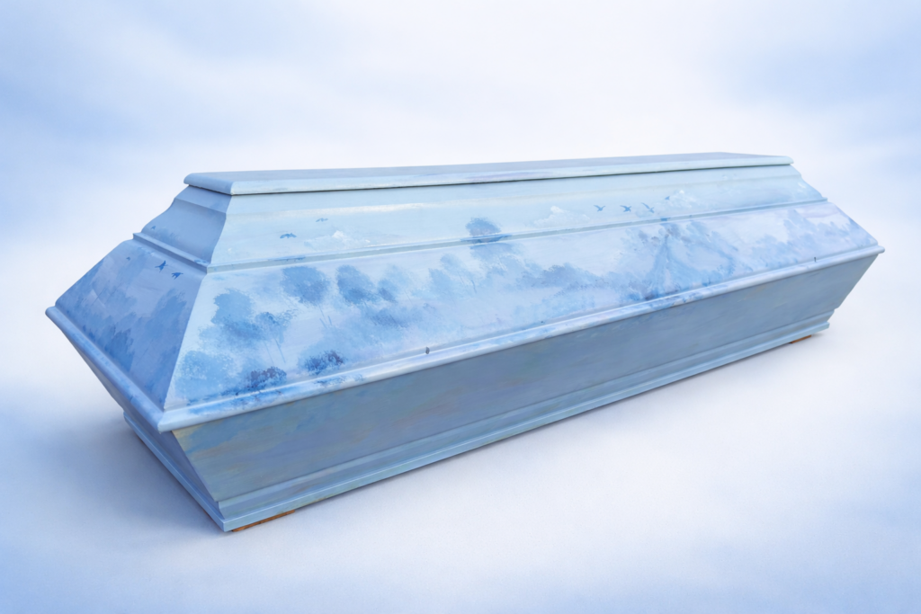 Ručně malovaná rakev s motivem krajiny a tažní ptáci od autora Markéta Pešková