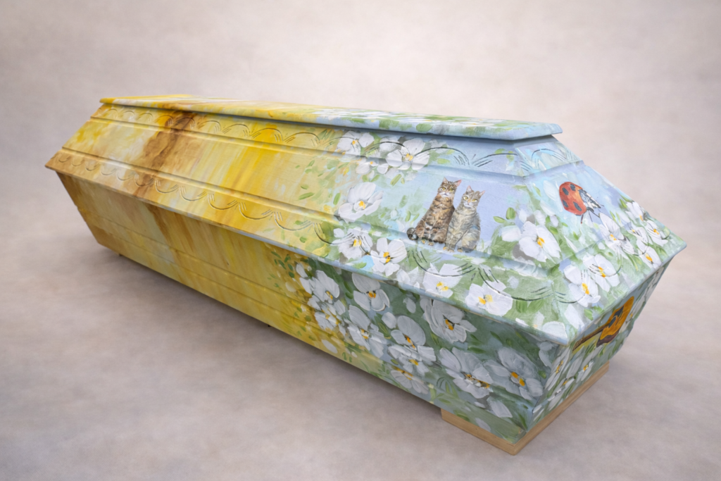 Ručně malovaná rakev na přání rodiny s motivy dle fotografie.